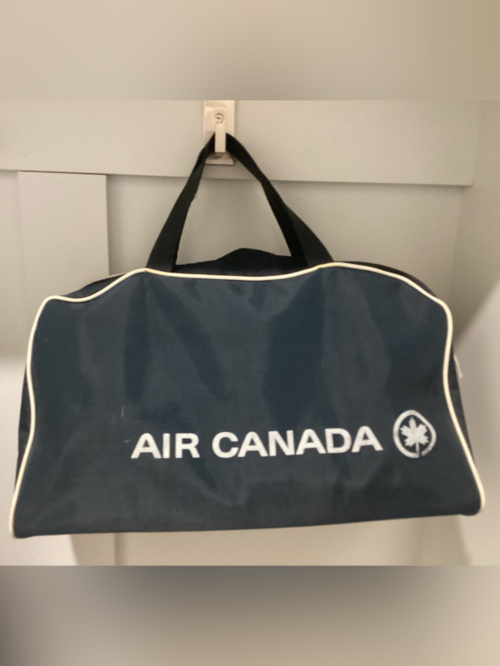Vtg. Air Canada light crew travel bag, Navy with White trim.  Pre-owned.
